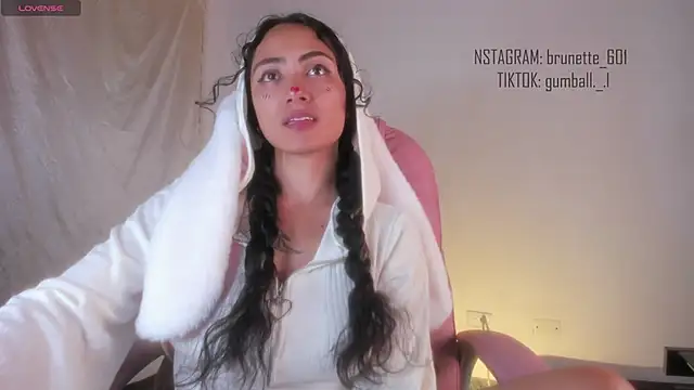 paula brunette online show from November 9, 2025, 4:49 am