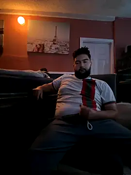 bigdickgio6923 online show from November 5, 2025, 4:37 am