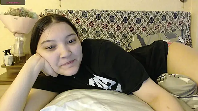 Snapshot of AlisaDevis chatting on February 9, 2025, 1:14 pm AlisaDevis online show from February 9, 2025, 1:14 pm