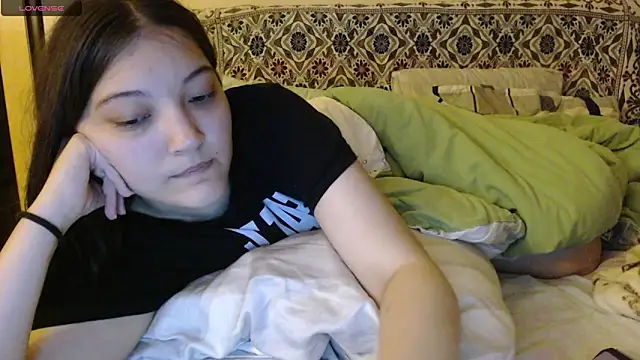 Snapshot of AlisaDevis chatting on October 7, 2025, 5:03 pm AlisaDevis online show from October 7, 2025, 5:03 pm