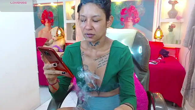 lorenapinto online show from October 30, 2025, 8:50 pm