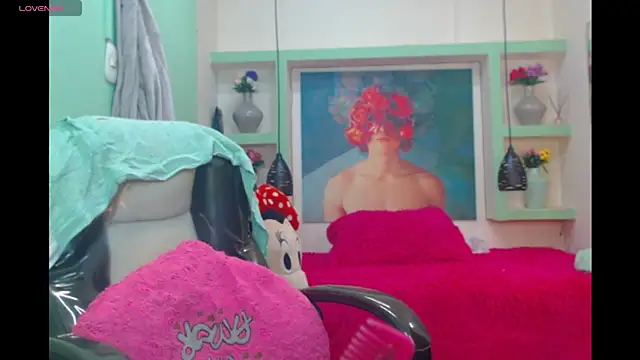 lorenapinto online show from April 12, 2026, 2:59 am