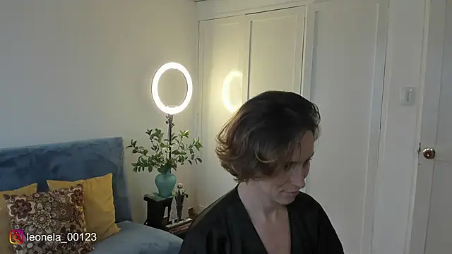 cuddlingbunny online show from January 12, 2026, 8:04 pm