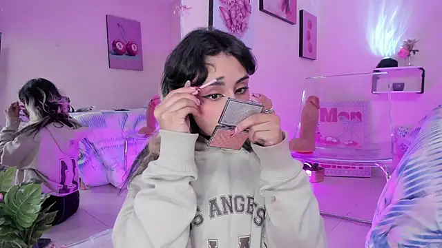 MaveParks  online show from December 1, 2025, 11:44 am