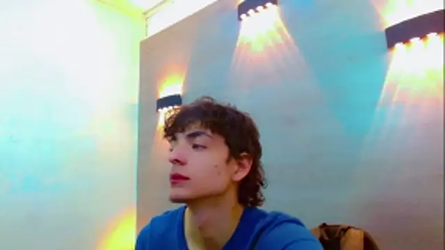 Sr BonnyEthan online show from December 5, 2025, 2:04 pm