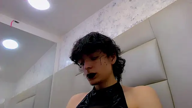 Sr BonnyEthan online show from February 11, 2026, 1:22 pm