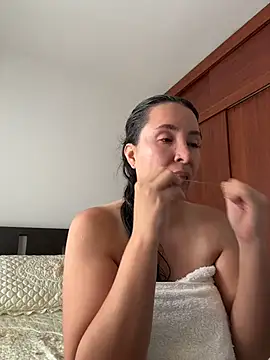 emely sexx20 online show from March 25, 2026, 5:23 pm