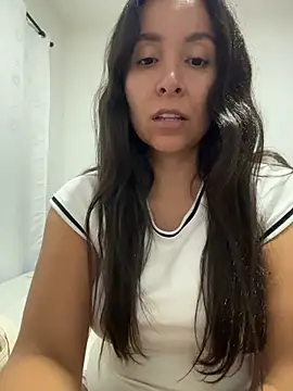 Snapshot of emely_sexx20 chatting on May 3, 2026, 1:00 am emely sexx20 online show from May 3, 2026, 1:00 am