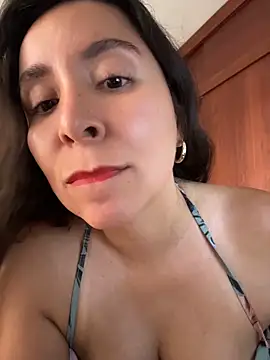 Snapshot of emely_sexx20 chatting on May 15, 2026, 8:29 pm emely sexx20 online show from May 15, 2026, 8:29 pm