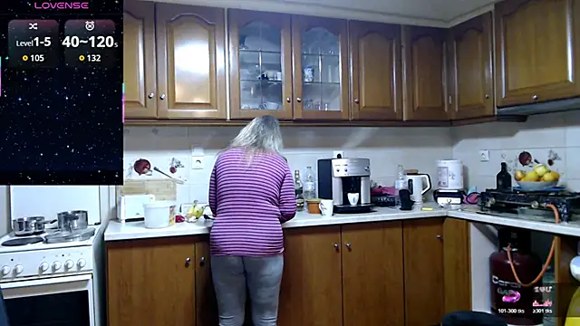 JennaDeluxe online show from February 18, 2026, 6:37 pm