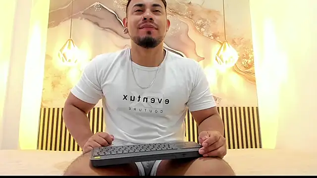 BrianMalonee online show from October 3, 2025, 12:28 pm