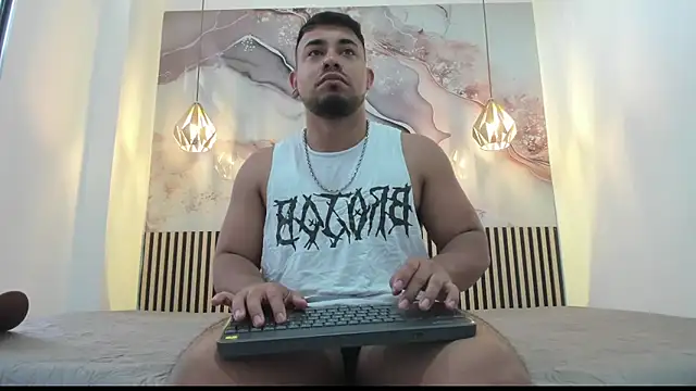 BrianMalonee online show from October 8, 2025, 12:28 pm