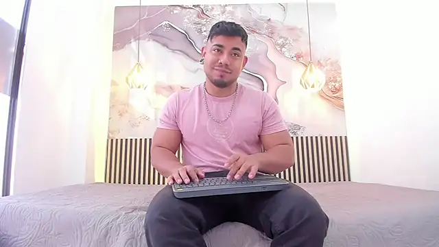 BrianMalonee online show from November 8, 2025, 12:42 pm