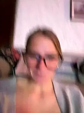 selenaluvv online show from December 2, 2025, 4:09 pm