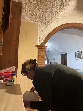 Snapshot of selenaluvv chatting on February 27, 2026, 10:37 am selenaluvv online show from February 27, 2026, 10:37 am