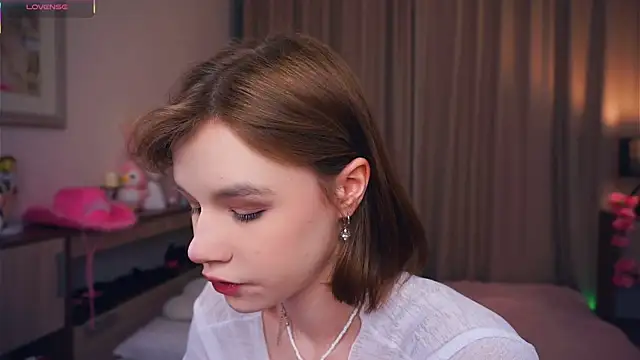 OronaNengl online show from March 14, 2025, 7:23 pm