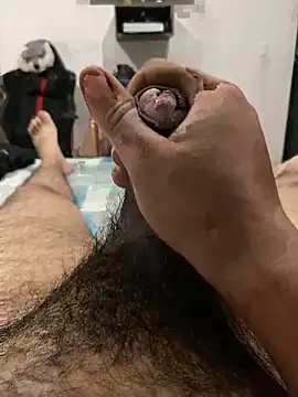 Snapshot of leocardenaz chatting on April 2, 2026, 2:41 am leocardenaz online show from April 2, 2026, 2:41 am