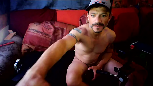 Snapshot of Tony_Torrente chatting on October 1, 2025, 5:12 am Tony Torrente online show from October 1, 2025, 5:12 am