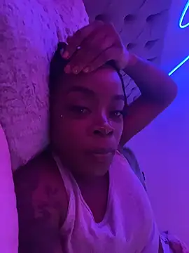 Miss westt  online show from November 16, 2025, 7:46 am