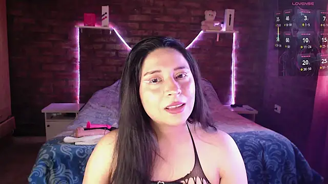 KityEstrover online show from November 6, 2025, 12:53 pm