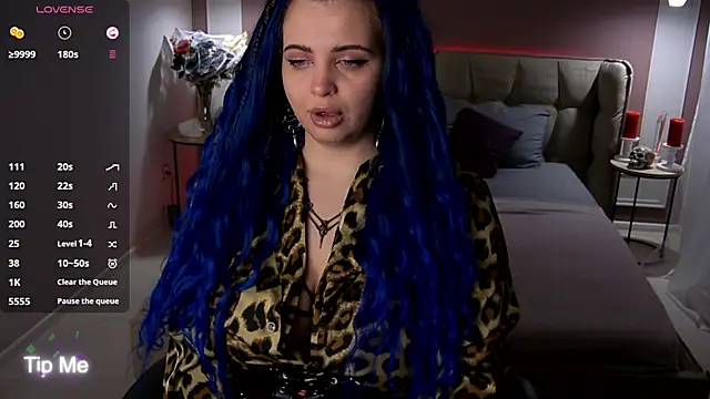 Miss Maya Mils online show from November 6, 2025, 1:09 am