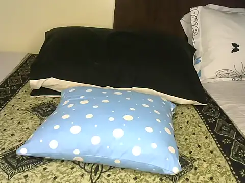 Bella cute01 online show from March 10, 2025, 1:21 pm