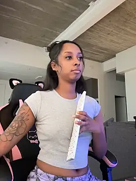 Your Paris online show from April 6, 2026, 3:02 pm