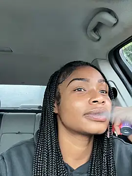 skylarrylee online show from April 30, 2026, 7:43 pm