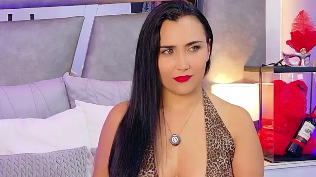 Evangeline Taylorr online show from November 5, 2025, 8:45 pm