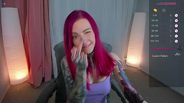Snapshot of Roxy_____ chatting on March 2, 2025, 11:50 pm Roxy      online show from March 2, 2025, 11:50 pm