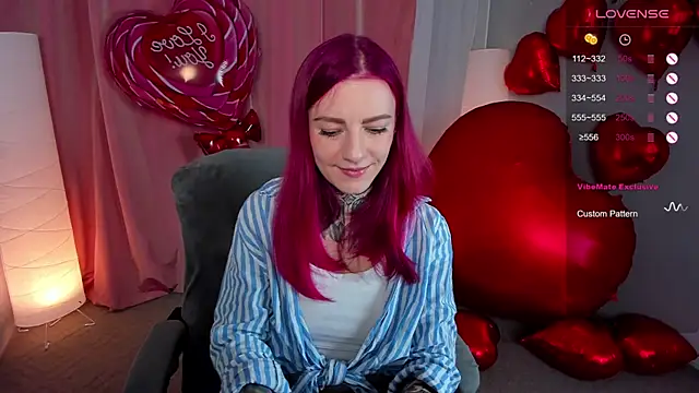 Snapshot of Roxy_____ chatting on February 13, 2025, 8:34 pm Roxy      online show from February 13, 2025, 8:34 pm