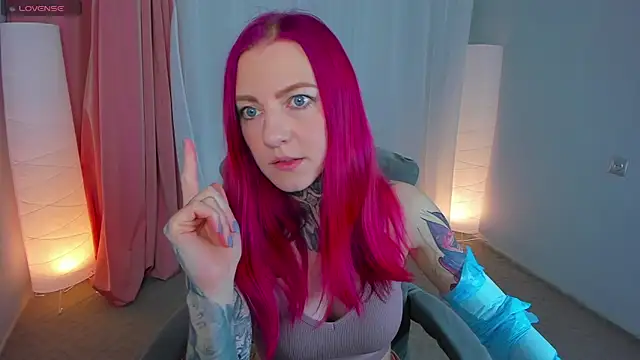 Snapshot of Roxy_____ chatting on February 28, 2025, 8:28 pm Roxy      online show from February 28, 2025, 8:28 pm
