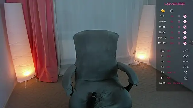 Snapshot of Roxy_____ chatting on February 21, 2025, 2:50 am Roxy      online show from February 21, 2025, 2:50 am