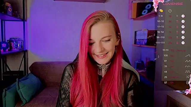 Snapshot of Roxy_____ chatting on October 4, 2025, 8:43 pm Roxy      online show from October 4, 2025, 8:43 pm