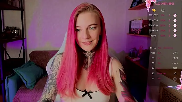 Snapshot of Roxy_____ chatting on September 14, 2025, 9:15 pm Roxy      online show from September 14, 2025, 9:15 pm