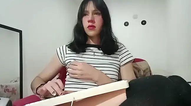 lucydreamm online show from January 17, 2025, 1:36 am