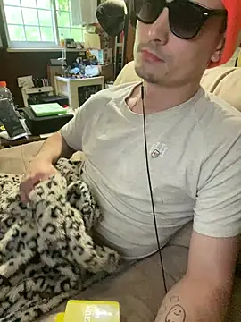 Snapshot of JustTylerr chatting on June 21, 2026, 11:49 am JustTylerr online show from June 21, 2026, 11:49 am