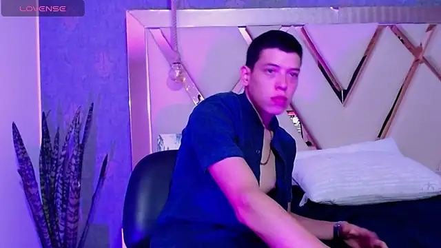 Dominate Alison online show from April 9, 2026, 1:07 am