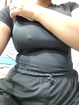 MohiniHott online show from June 25, 2026, 4:32 am