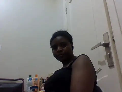 queenzuena online show from May 31, 2026, 8:53 pm