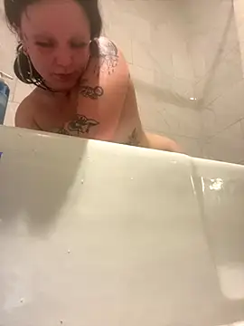 tatted-bitty online show from September 24, 2025, 6:09 am