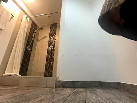 tatted-bitty online show from October 17, 2025, 6:17 am