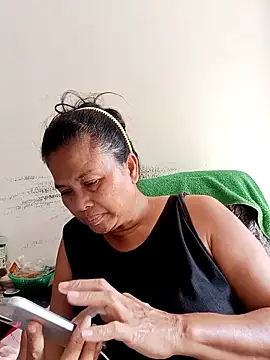 Snapshot of Fon_Bigboobs chatting on December 22, 2025, 8:36 am Fon Bigboobs online show from December 22, 2025, 8:36 am