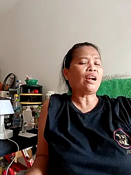 Snapshot of Fon_Bigboobs chatting on December 21, 2025, 9:11 am Fon Bigboobs online show from December 21, 2025, 9:11 am