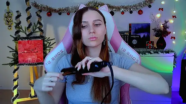 Snapshot of AliceCharmy chatting on December 15, 2025, 10:54 am AliceCharmy online show from December 15, 2025, 10:54 am