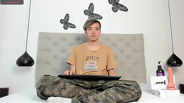 Snapshot of bunny_maxi chatting on February 28, 2025, 1:47 pm bunny maxi online show from February 28, 2025, 1:47 pm