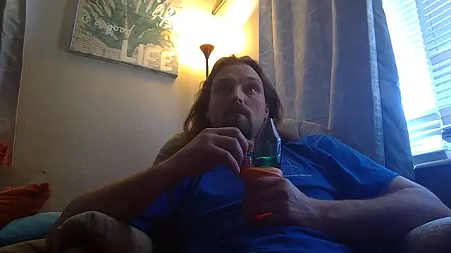 Snapshot of VitaminDrewFl chatting on January 9, 2026, 6:37 pm VitaminDrewFl online show from January 9, 2026, 6:37 pm