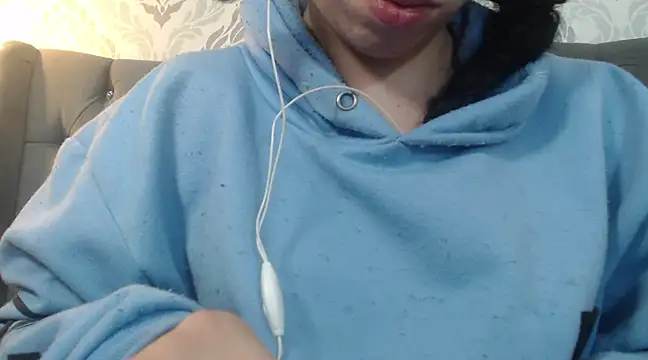 EmmaCowperr online show from February 28, 2025, 7:14 pm