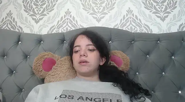 EmmaCowperr online show from March 3, 2025, 7:07 pm