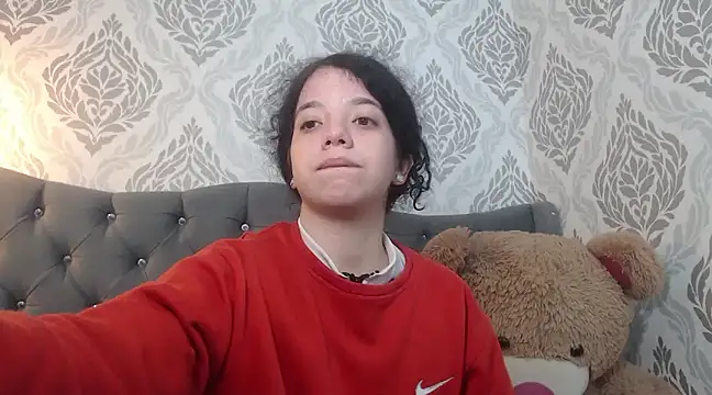 EmmaCowperr online show from March 13, 2025, 12:13 pm